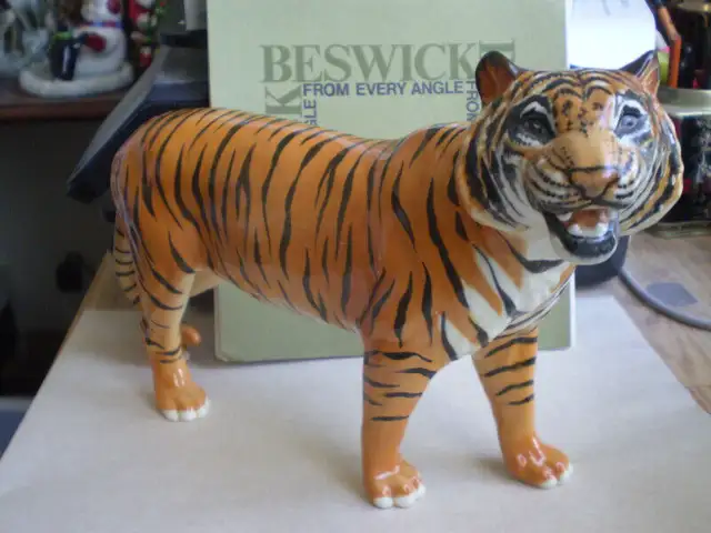 Beswick Wild Animal Figurine - " Tiger " - #2096 - in Arts & Collectibles in Kitchener / Waterloo - Image 3