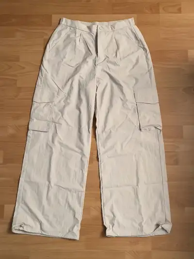 White cargo pants , View more