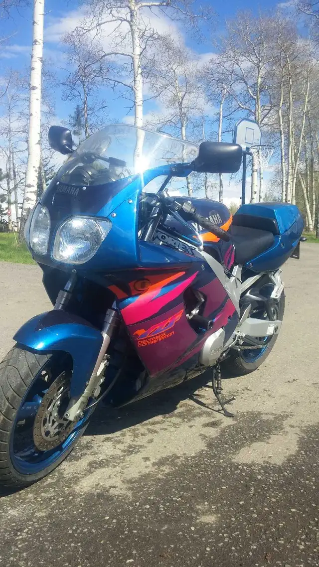 Yamaha YZF 600RG in Sport Bikes in Edmonton - Image 5