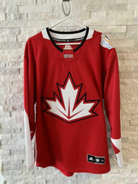 ADIDAS Team Canada  Hockey Jersey Size Medium New Condition 