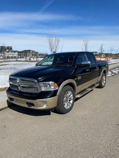 Really Great Condition New Tires and Windshield fall of 2025 Every Option Available 5.7 Hemi 4x4