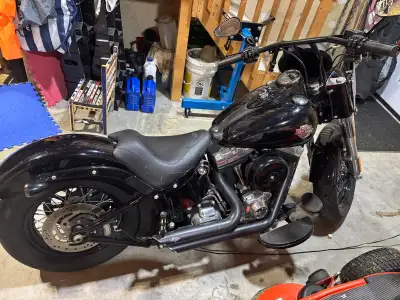 Well kept Vance and hine short shots, mustang seat, hd windshield, 8” t bars