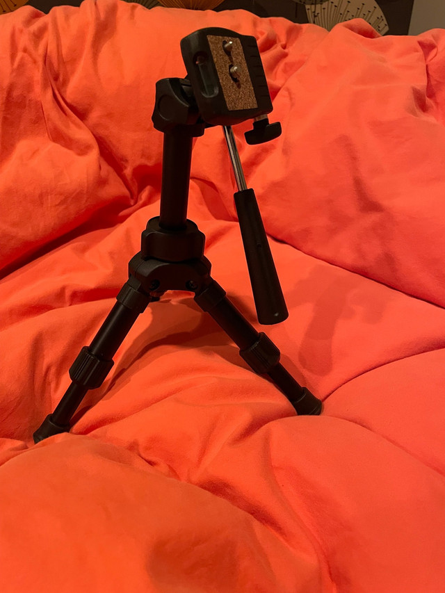 Optex mini tripod  in Cameras & Camcorders in London - Image 2