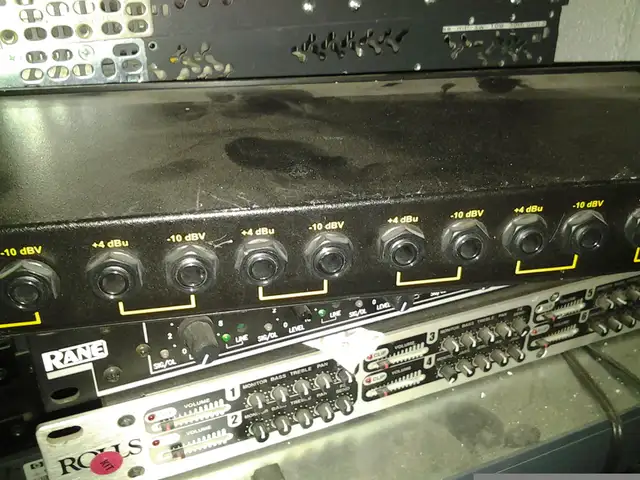 Ebtech Line Level Shifter LLS8 8 Channel 10db +4 Conversion Rack in Other in City of Montréal - Image 6