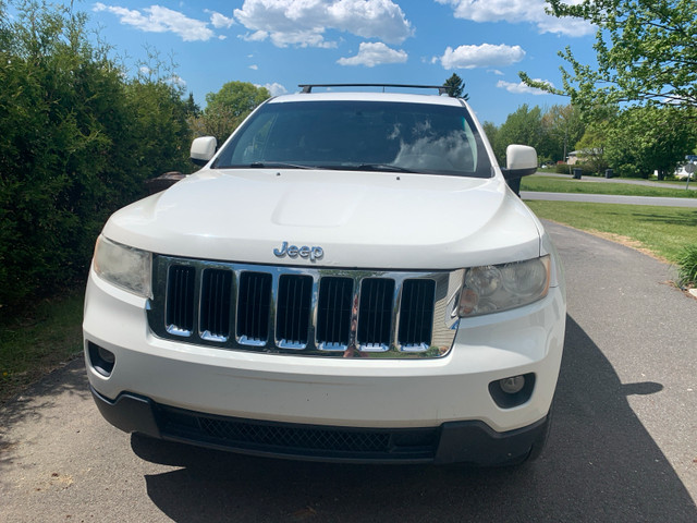 jeep grand Cherokee 2011 larado dans Autos et camions  à Drummondville - Image 2