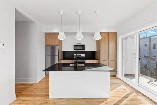 For rent - 3 Beds 1 Bath Apartment in Verdun in Long Term Rentals in City of Montréal - Image 9