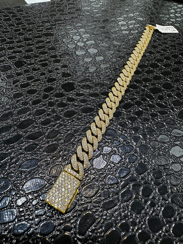  11mm Yellow Gold Diamond Cuban Bracelet in Jewellery & Watches in City of Toronto - Image 3