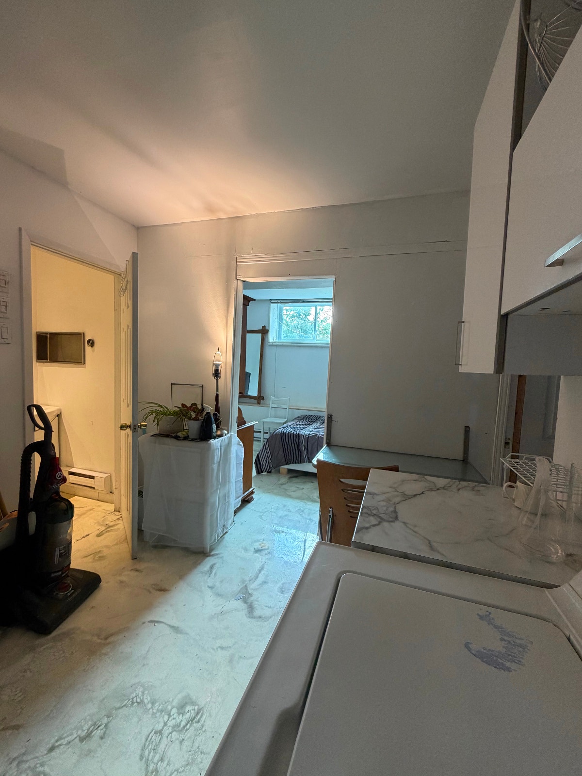 Laval Chambre à louer/ room for rent — photo 3