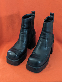 Ladies chunky black zippered boots - size 10