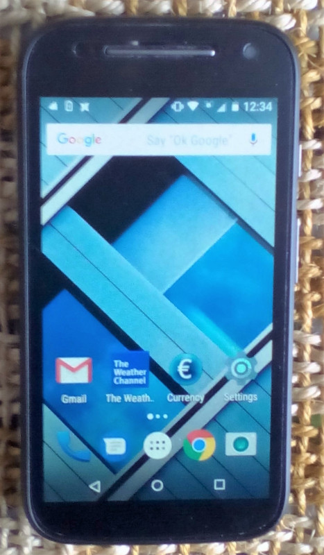 Motorola Moto E2 XT 1528 - 2 Phones Locked to Verizon in Cell Phones in City of Toronto