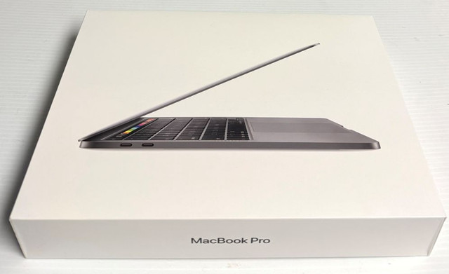Apple MacBook Pro (13", 2020, Four Thunderbolt 3 ports) in Laptops in Guelph - Image 2
