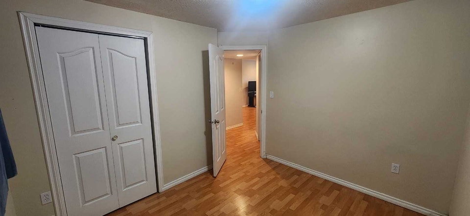 2 BEDROOM BASEMENT SUITE IN NICE SOUTHSIDE AREA 4