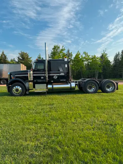 2001 Freightliner Classic 500 hp 12.7 fresh rebuild 18 speed with 150k 4.11 rear gears rebuilt 300k...