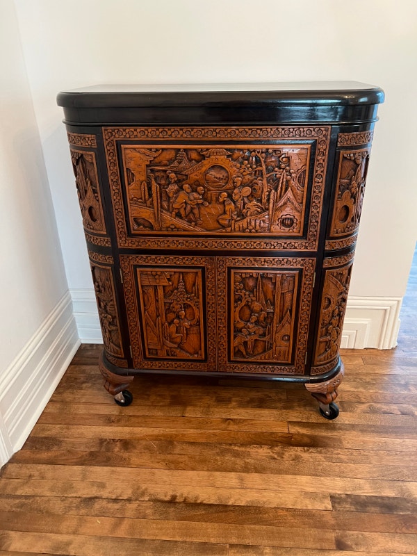 Black & Brown Wood Lacquered Chinese Liquor Bar Hutches