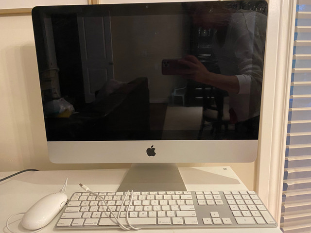 2010 iMac with keyboard and mouse in Desktop Computers in Mississauga / Peel Region