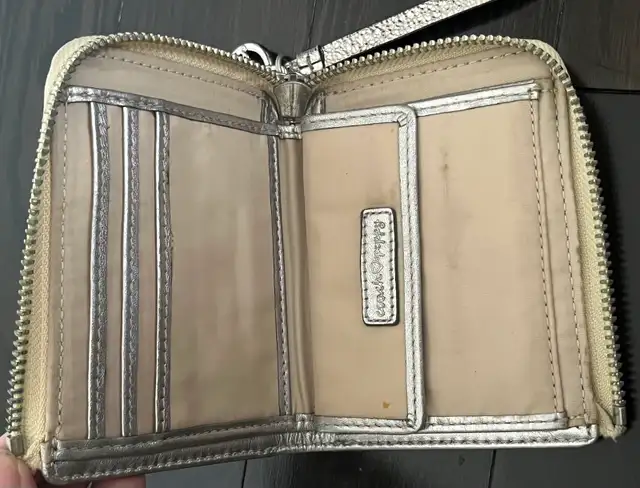 Coach poppy vintage Y2K floral wallet in Women's - Bags & Wallets in Mississauga / Peel Region - Image 4