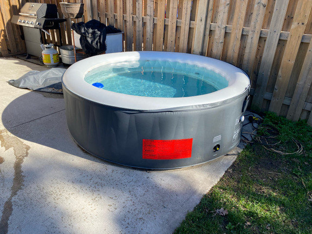 Portable Hot Tub in Hot Tubs & Pools in St. Catharines - Image 2