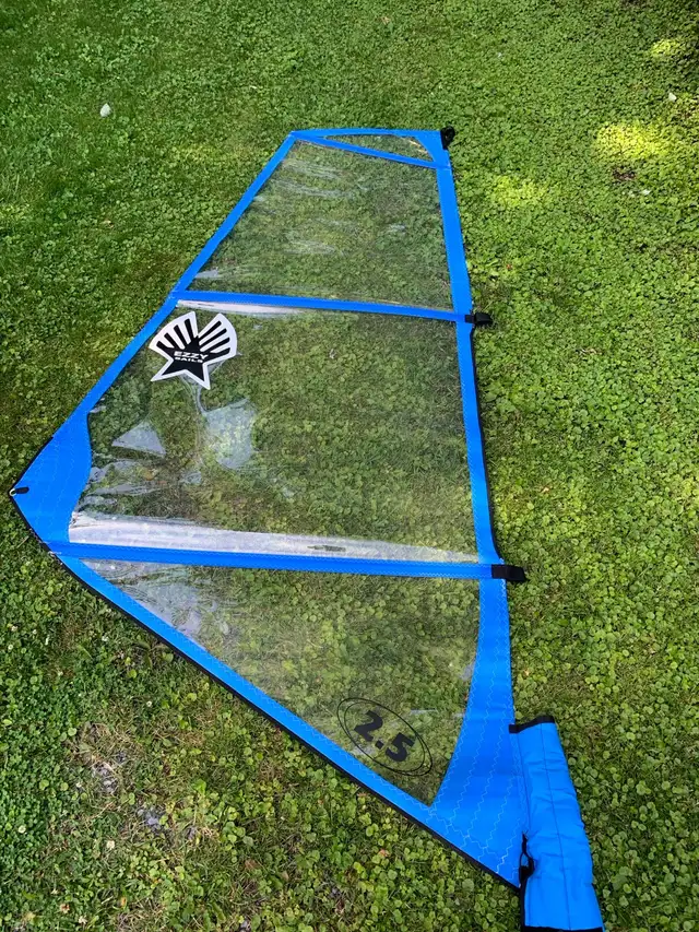 Ezzy kids windsurfing rig kit in Water Sports in Cornwall - Image 3