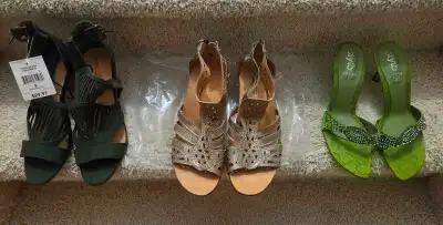 3 pairs of women's sandals - Size 8, View more