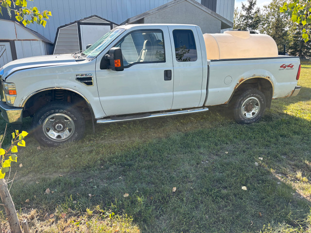 2008 F-250 Super Duty Supercab XLT in Cars & Trucks in Medicine Hat