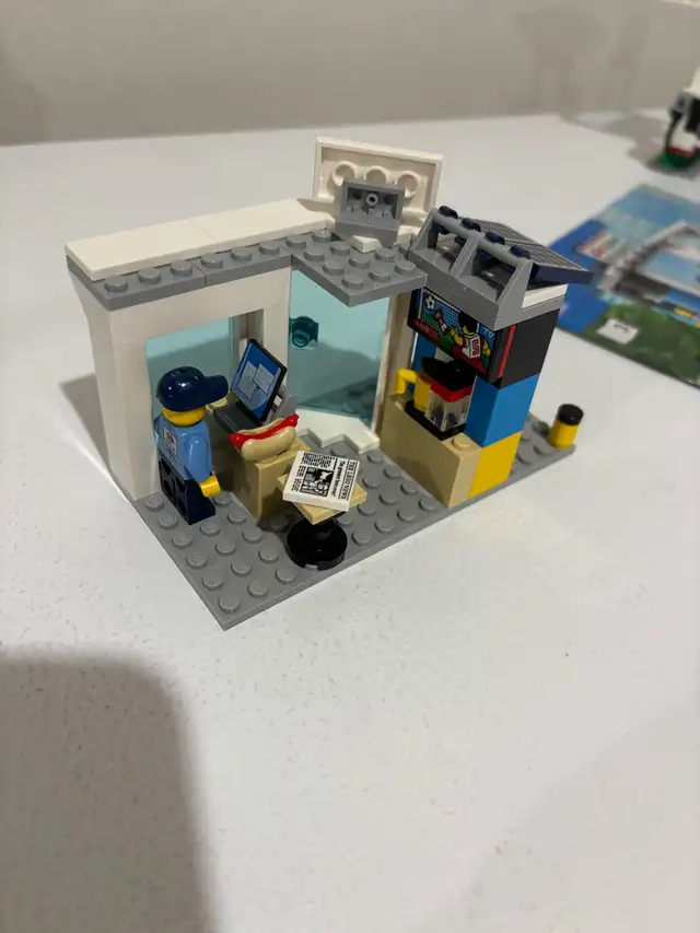 Lego - 60257 Service Station in Toys & Games in Ottawa - Image 6