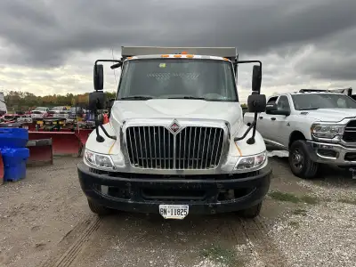 2014 international durastar 144000 km 6 yard salter stainless steel $25000.00 obo Finance available...