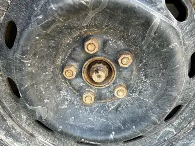 195 65 15 all seasons good shape 400