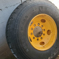 1 - Michelin 425/65R22.5 Tire