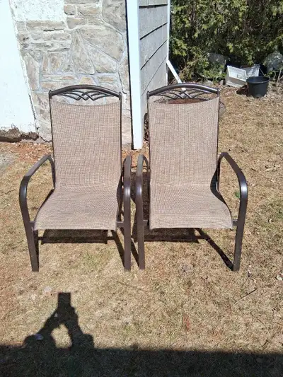 Chaises Patio Chairs $30.chaque $30 each