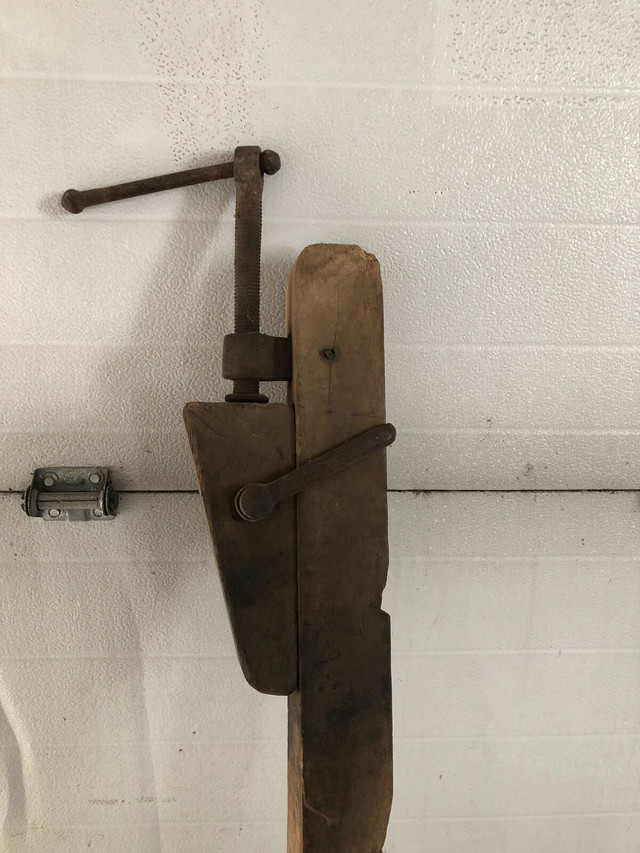 Antique wood clamp in Arts & Collectibles in Owen Sound - Image 2