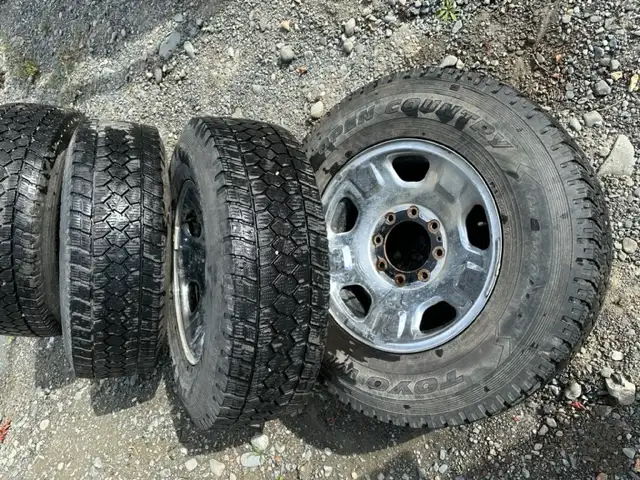 Mounted tires on Ford rims (4) in Tires & Rims in Whitehorse - Image 3