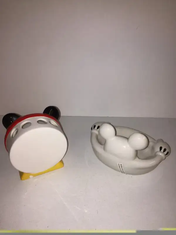 Disney Mickey Mouse ceramic bathroom set in Home Décor & Accents in Ottawa - Image 3