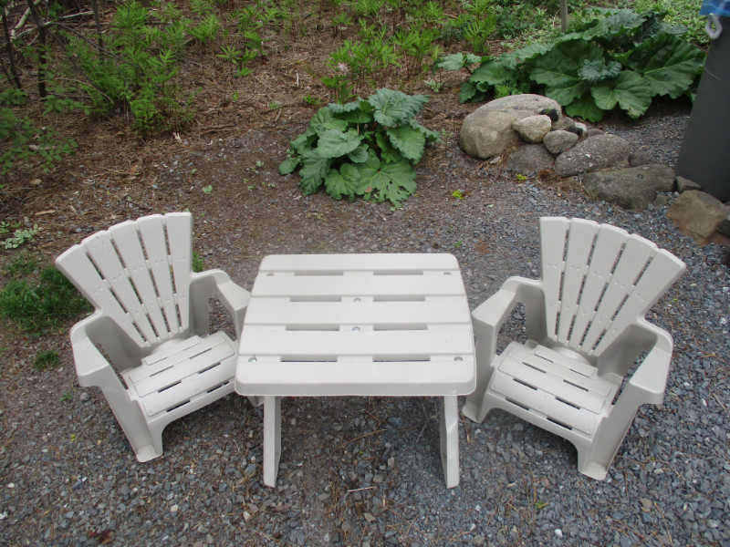 Kids 3 pc. Patio/Lawn SetTable and 2 Adirondack Chairs Toys & Games