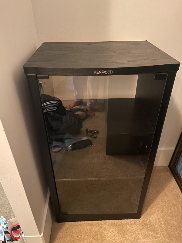 Kenwood Stereo Cabinet 1998 - Black Wood Vinyl in TV Tables & Entertainment Units in City of Toronto - Image 2