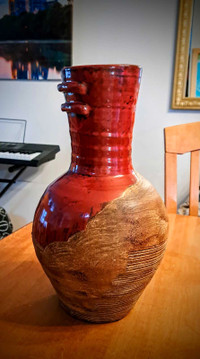 Porcelain/Clay Decorative Vase.