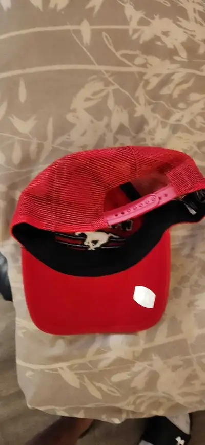 Selling Calgary Stampeders hat. One size fits all. Used as new. Pickup at Hawkville Close NW. E-tran...