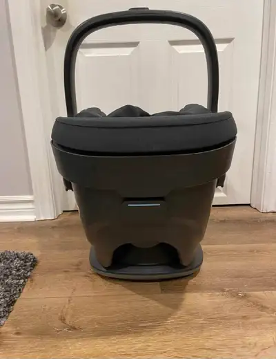 UPPAbaby Mesa 2 - car seat, base and cozy winter cover., View more
