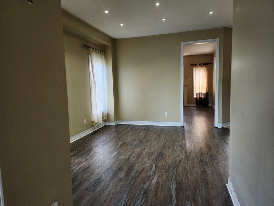 4 Bedroom Detached Home (Upper) for Lease in Brampton South 2