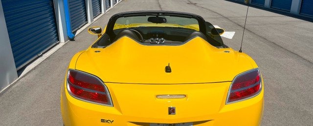2009 Saturn Sky Convertible...VERY LOW KM's!! in Cars & Trucks in Oakville / Halton Region - Image 4