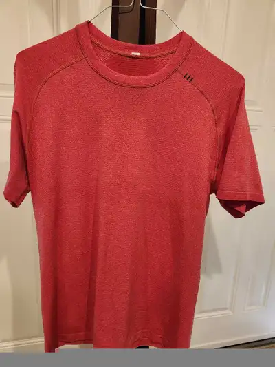 Men's Lululemon Top Large, View more