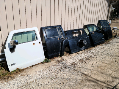 H3 HUMMER DOORS $125 each while they last! No mirrors left! Otherwise as pictured. A Hummer room of...