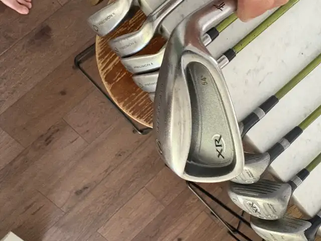 women’s right handed golf set and bag  in Golf in Guelph - Image 5