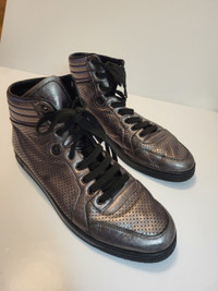 Gucci men's sz 11 grey metallic leather high tops, serial S22730