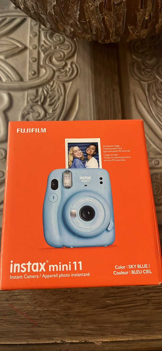 Fujifilm Instax Mini 11 Bundle in Cameras & Camcorders in Hamilton - Image 2