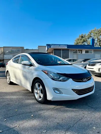 2012 Hyundai Elantra *Limited* Automatic A/C Functional Heated seats Open roof Cruise control Aux Co...