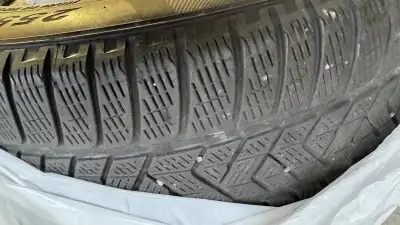 For sale is a set of 4 lightly used BMW X5 winter tires mounted on original BMW R19 rims, sized 255/...