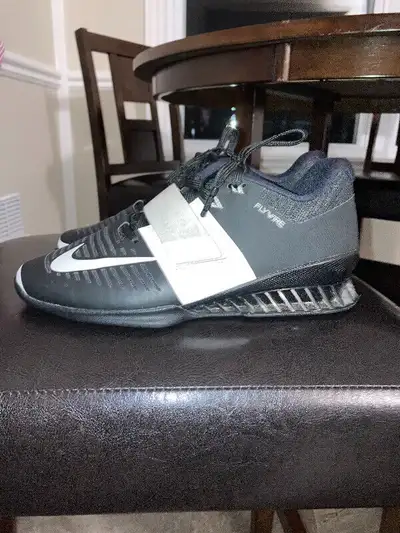 Women’s Nike Romaleo 3 size 7.5 weightlifting/powerlifting shoes for sale, very gently used.