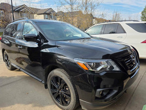 2018 Nissan Pathfinder Midnight Addition SL