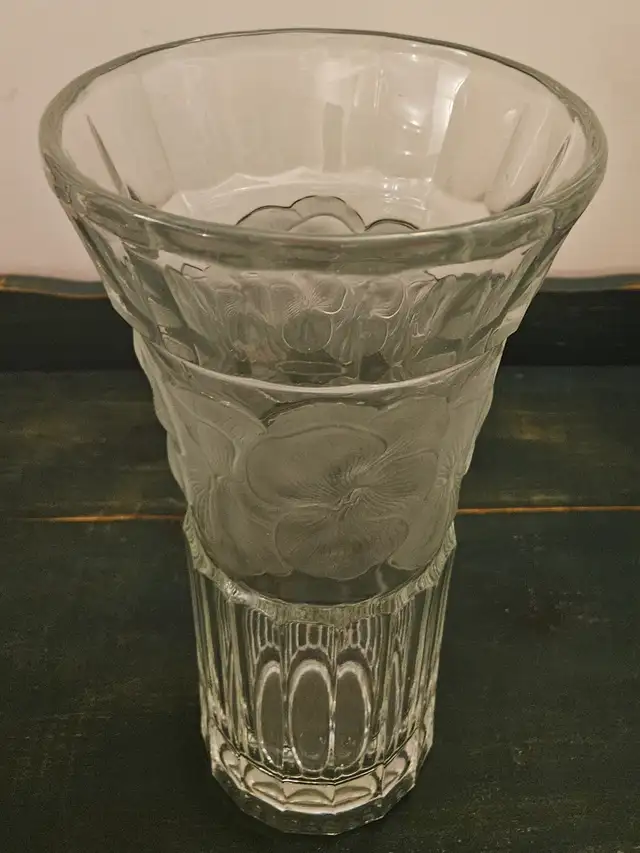 VTG LARGE BOHEMIAN CLEAR LEADED CRYSTAL VASE 1960'S in Home Décor & Accents in City of Toronto - Image 6
