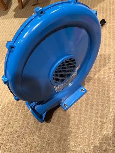 Large heavy duty metal inflatable air blower for inflatable structures. Cash only, no $100 dlls bill...